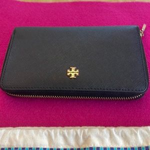 Tory Burch black wallet